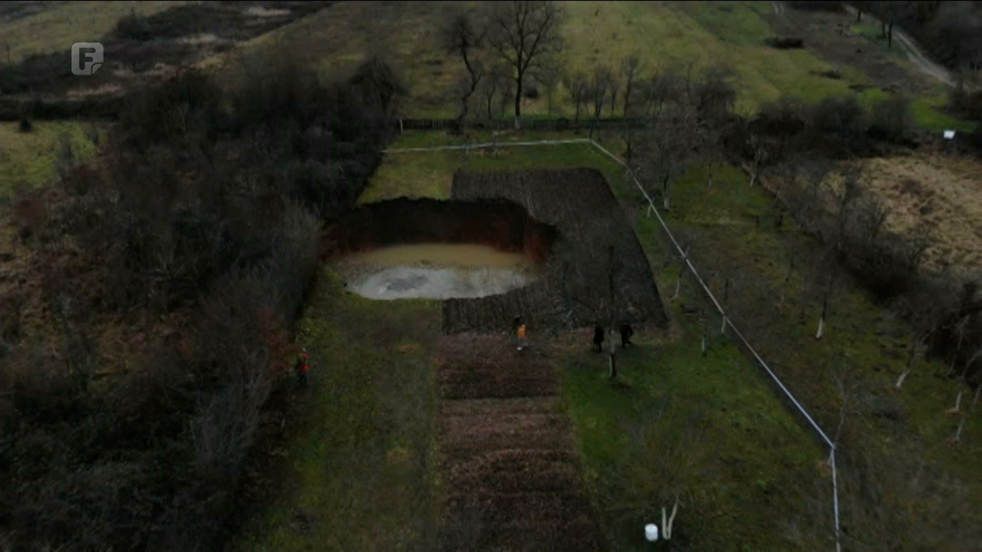 (VIDEO) Nakon potresa, u Banovini se otvorile rupe u zemlji